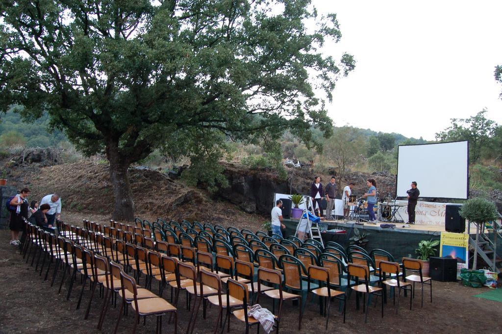 Viola Nel Parco Villa SantʼAlfio Dış mekan fotoğraf